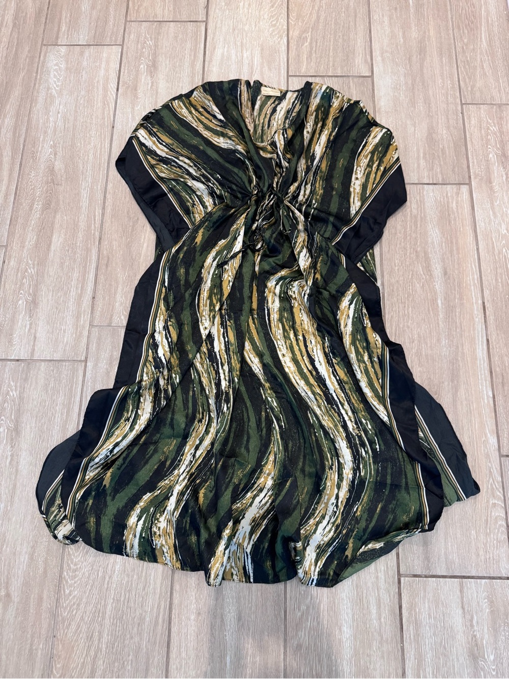 Bobbi Brooks Women’s Green and Black Swirl Abstract Kaftan Dress